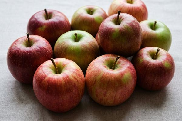 Apples
