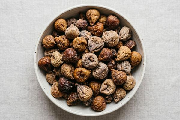 Dried figs