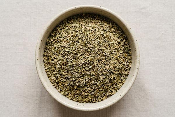 Dried oregano