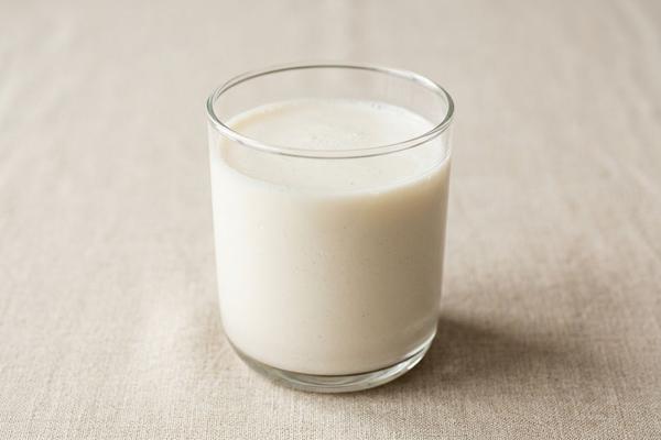 Unsweetened oat milk