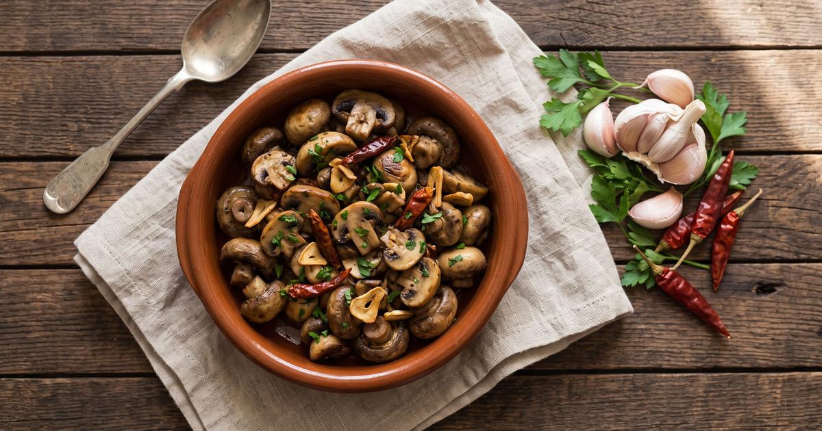 Champiñones al Ajillo, Spanish Garlic Mushrooms