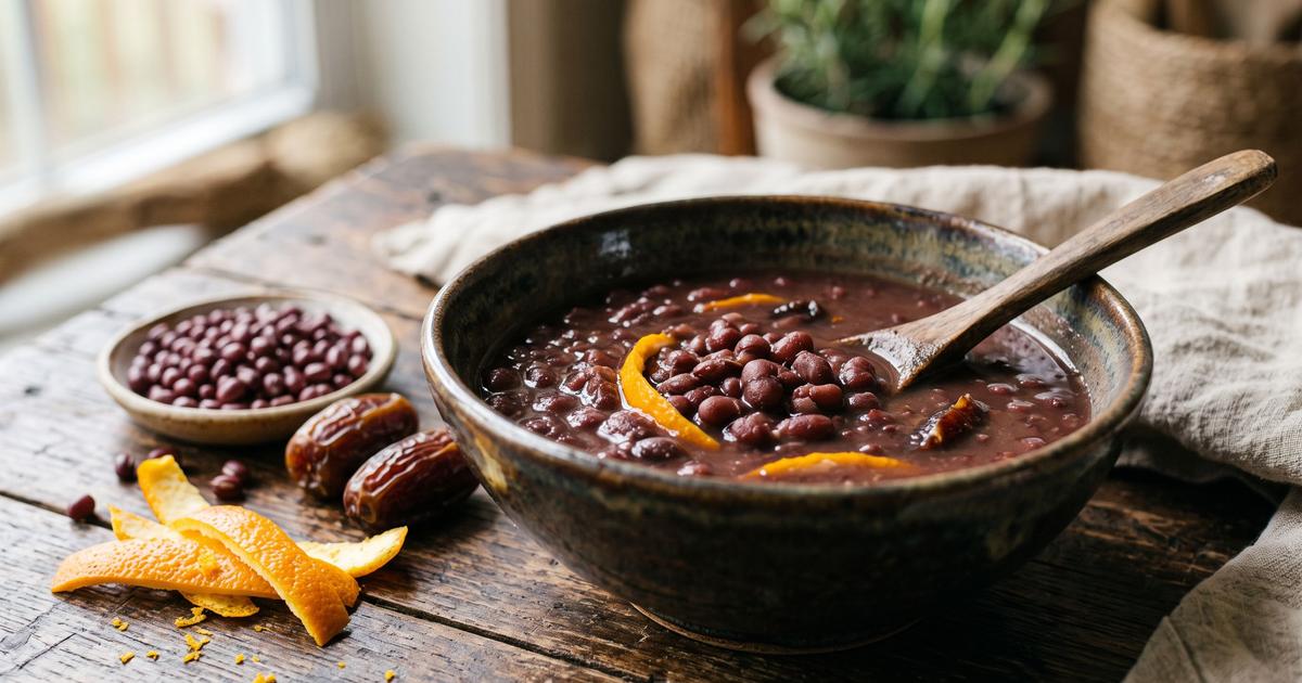 Hong Dou Tang (Sweet Red Bean Soup)
