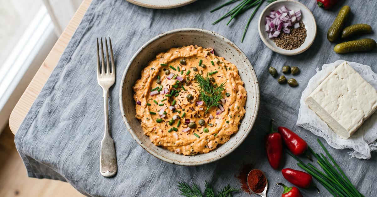 Liptauer-Style Paprika and Tofu Spread