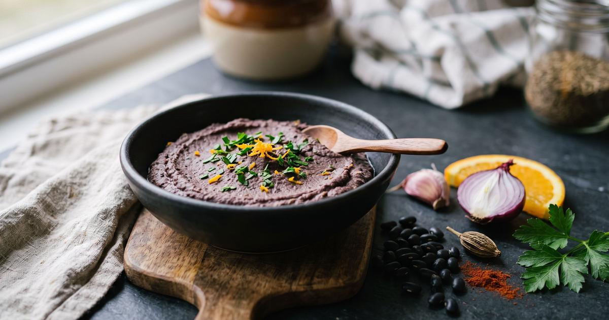 Patê de Feijão Preto, Brazilian Black Bean Pâté