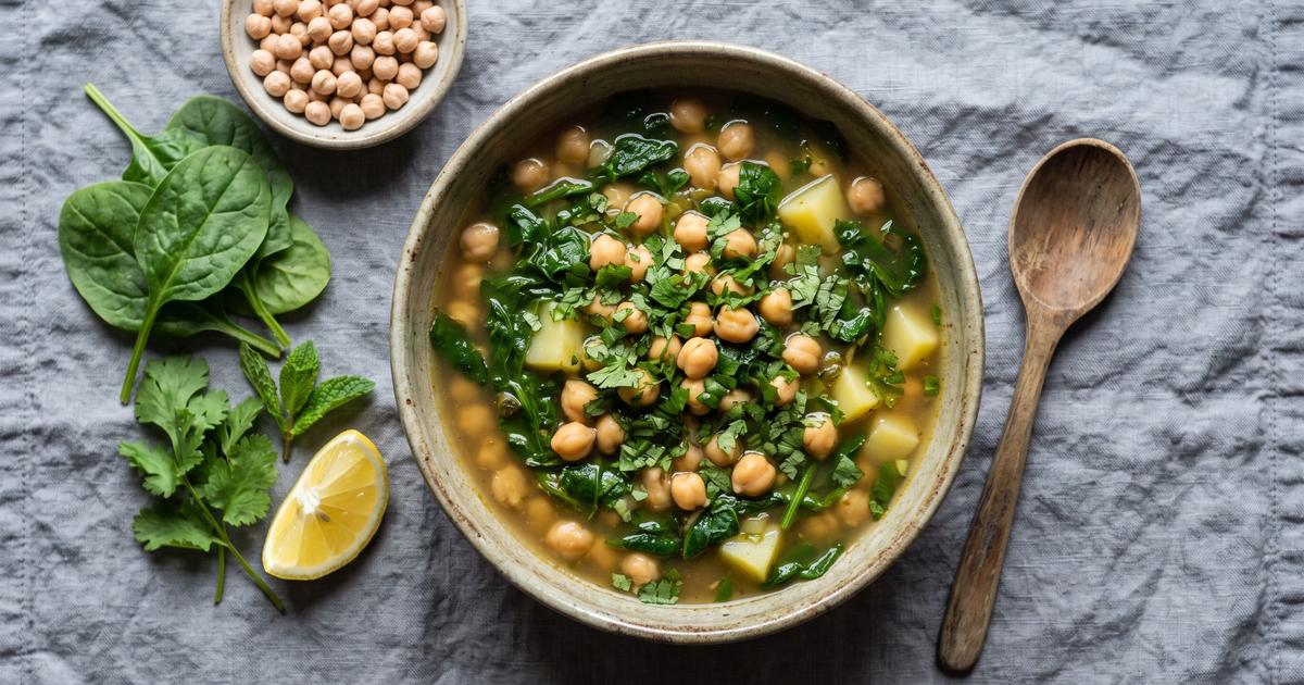 Sopa de Grão com Espinafres, Portuguese Chickpea and Spinach Soup