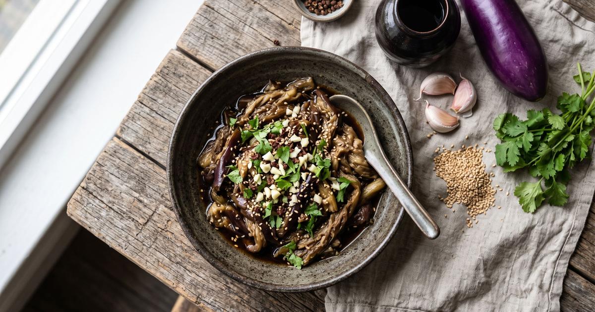 Suanni Qiezi (Garlic Smashed Eggplant)