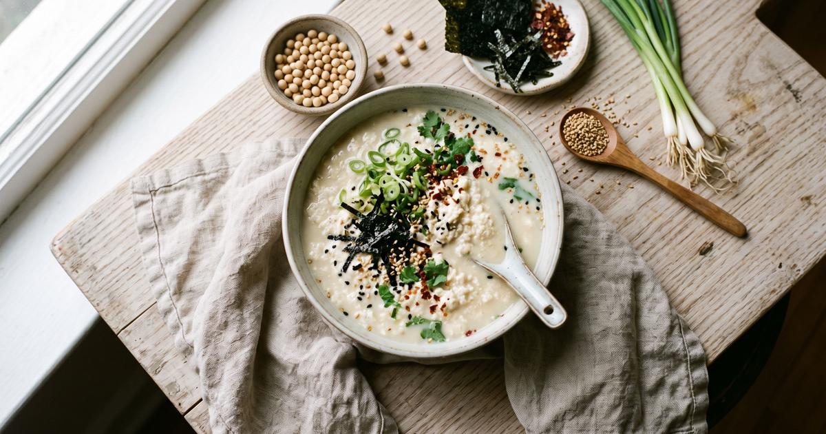 Xian Doujiang (Savory Soy Milk)
